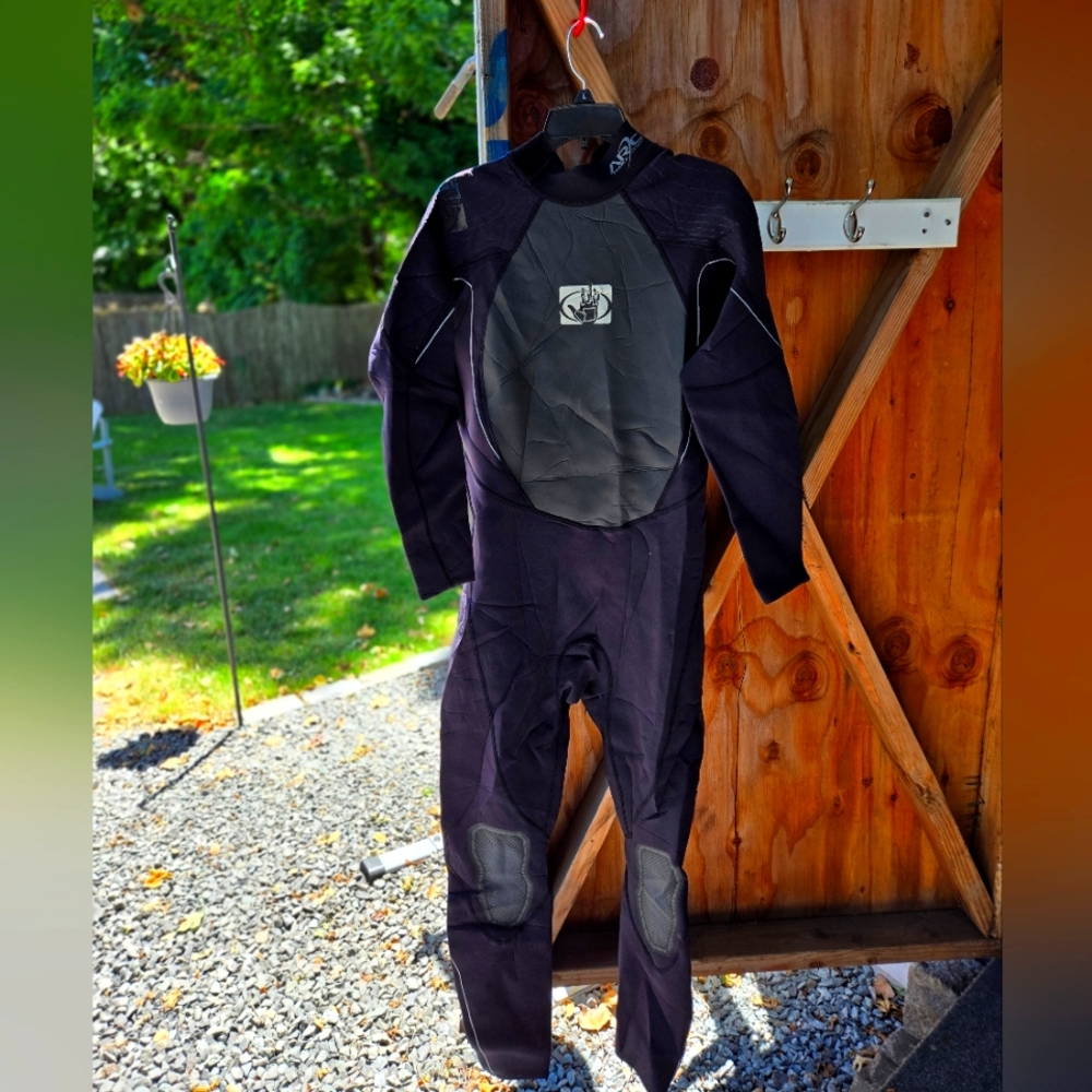 Mens bodyglove wetsuit